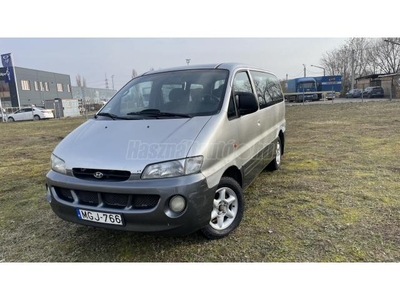 HYUNDAI H-1 STAREX 2.5 TD Long (7 személyes ) FORGATHATÓ ŰLÉSEK.MENNYEZETI KLÍMA.VONÓHOROG