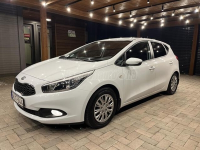 KIA CEE'D 1.4 CVVT LX Base Magyarországi! Téli-Nyári kerékszett!