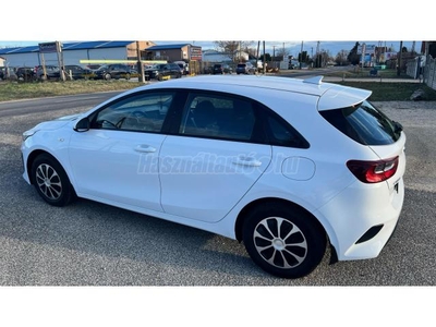 KIA CEE'D 1.4 CVVT Silver VÉGIG VEZETETT SZERVIZKÖNYV!!!