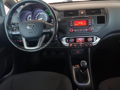 KIA RIO 1.4 CVVT EX Limited Azonnal elvihető.Friss vizsga.Szervizelt.Sérülésmentes.Ülés-kormányfűtés.Hibátla