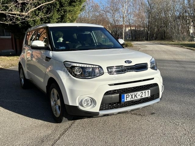 KIA SOUL 1.6 CRDI EX Prémium DCT Mo-i . 1 tulaj . Garanciális . végig vezetett sz.könyv . Ülésfűtés . Kamera