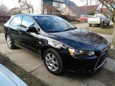 MITSUBISHI LANCER SPORTBACK 1.5 Benzin