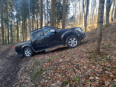 NISSAN NAVARA 4WD Double 2.5D Platinum