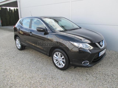 NISSAN QASHQAI 1.2 DIG-T Acenta Magyarországi - 1 tulaj - NAVI - Gyári fény - Vonóhorog - Végig vez. szervizköny