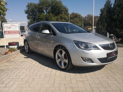 OPEL ASTRA J Sports Tourer 1.4 T Cosmo Kitűnő állapot Tempomat