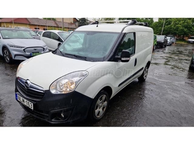 OPEL COMBO 1.6 CDTi 2.2t. M.o-i szervizkönyves. polcos!