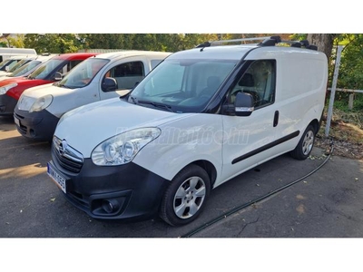 OPEL COMBO 1.6 CDTi 2.2t. M.o-i szervizkönyves. polcos!