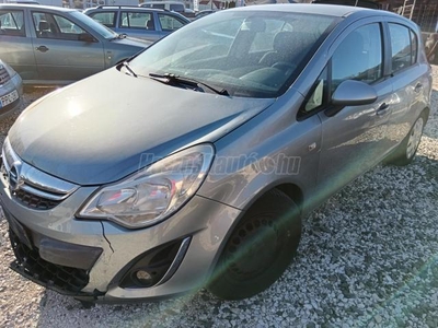 OPEL CORSA D 1.2 Cosmo Rozsdamentes állapotú