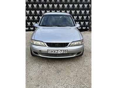 OPEL VECTRA 1.6 16V Club