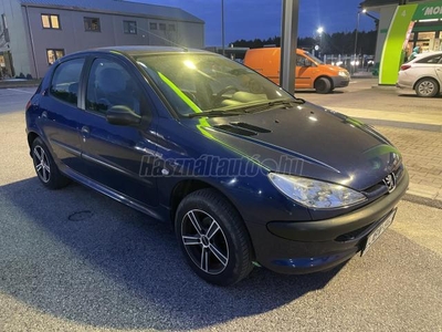 PEUGEOT 206 1.1 Profil 1 tulaj 2 szett kerék Friss műszaki