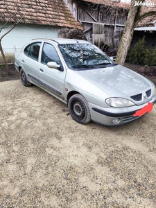 Renault megane hengerfej hibaval eladó.