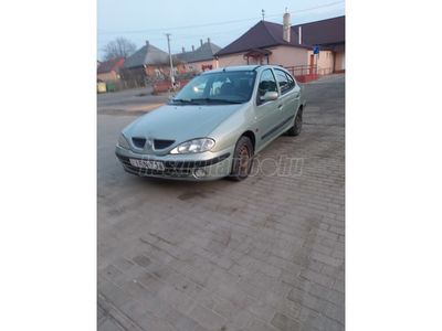 RENAULT MEGANE Classic 1.4 16V Alize