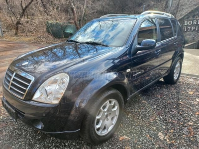 SSANGYONG REXTON 2.7 270 XVT Premium (Automata) 123 e.km!!