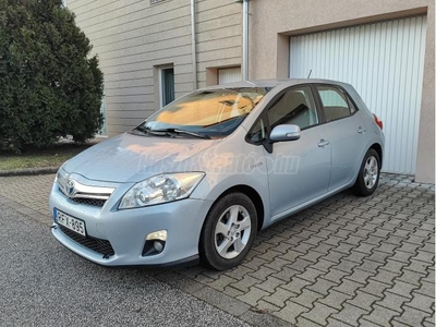 TOYOTA AURIS 1.8 HSD Active (Automata) Magányszemélytől. végig vezetett szervizkönyvvel