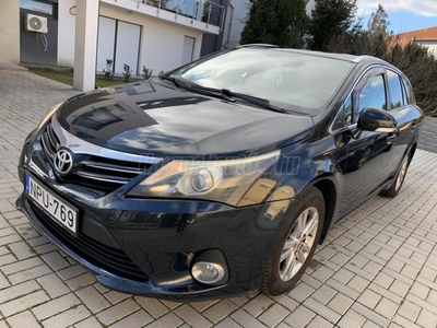 TOYOTA AVENSIS Wagon 2.0 D-4D Executive T27 Panorámatetős