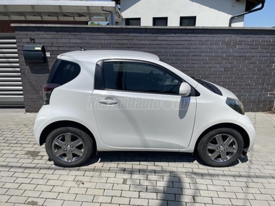 TOYOTA IQ iQ2 1.0 CVT Autómata.Digitklíma.Kulcsnélküli.Gyönyház.Esőszenzor.9 légzsák