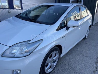 TOYOTA PRIUS 1.8 HSD Premium (Automata) Becsületesnepper