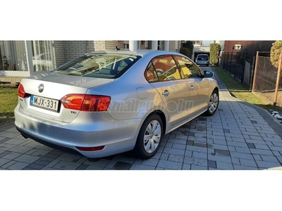 VOLKSWAGEN JETTA VI 1.4 TSI Comfortline