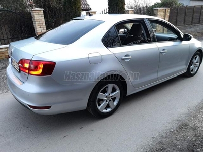 VOLKSWAGEN JETTA VI 1.4 TSI Comfortline