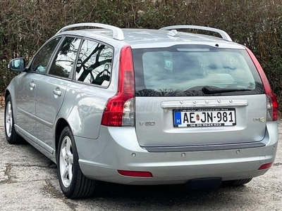 VOLVO V50 1.6 D DRIVe Summum EURO5 Szervizk.!163.238km!Bőr!Navi!Vonóhorog!