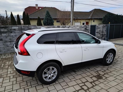 VOLVO XC60 2.0 D [D3] Kinetic FWD