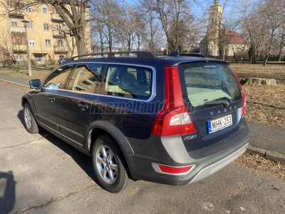 VOLVO XC70 2.4 D [D5] AWD Summum Geartronic