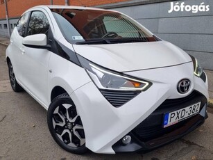 Toyota Aygo 1.0 x-cite + cool&safe + smart /Egy...