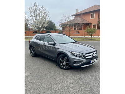 MERCEDES-BENZ GLA 200 CDI d Style 7G-DCT