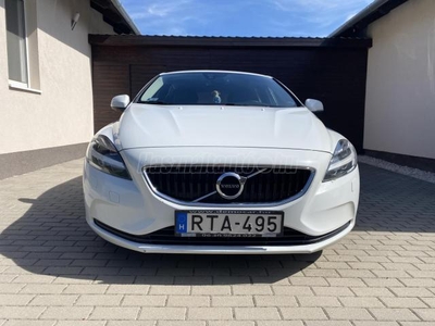 VOLVO V40 2.0 D [D2] Momentum Geartronic 2 automata