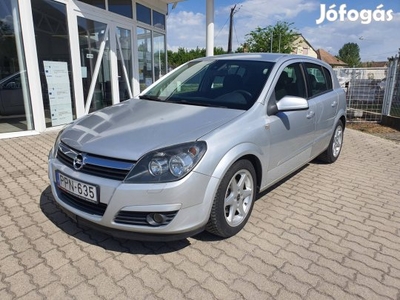 Opel Astra H 1.4 Elegance Digitklíma.Tempomat.R...