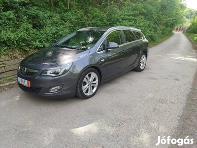 Opel Astra J Sports Tourer 2.0 CDTI Sport