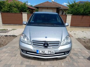 MERCEDES-BENZ A 150 Elegance Megkímélt állapotban! Elől hátul Parkradar