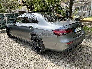 MERCEDES-BENZ E 300 de 4Matic 9G-TRONIC Plug-in hybrid Night Edition