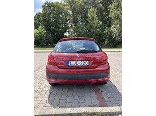 PEUGEOT 207 1.4 VTi Sporty