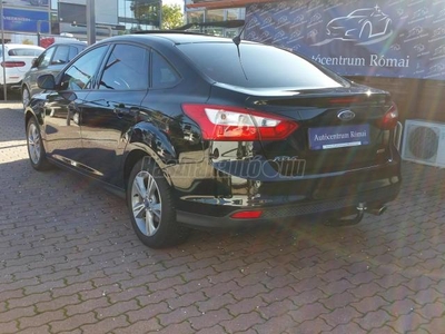 FORD FOCUS 1.6 SCTI Ecoboost Technology 1. Tulaj. Szervizkönyv! NAPFÉNYTETŐ. VONÓHOROG. ÜLÉSFŰTÉS. PARKRADAR