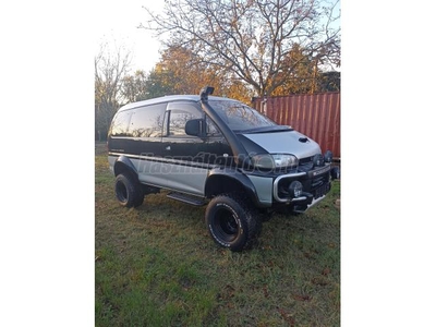 MITSUBISHI L 400 SPACE GEAR DELICA 2.8TD DUPLA KLÍMA 7SZEM 1.5T VHOROG DUPLA AC