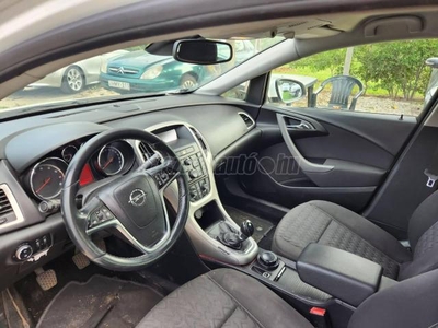 OPEL ASTRA J Sports Tourer 1.4 T Selection