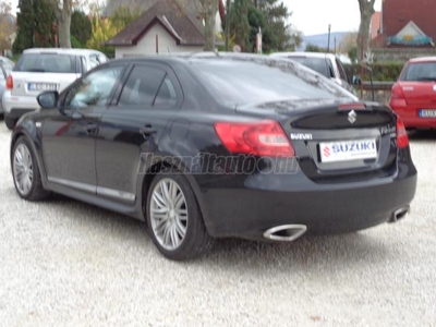 SUZUKI KIZASHI 2.4 SDLX CVT 4WD