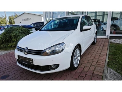 VOLKSWAGEN GOLF VI 1.6 TDi Highline 17 ALU. TEMPOMAT!