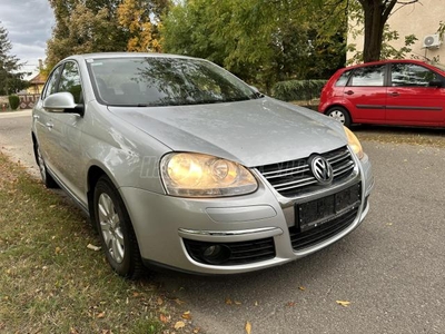 VOLKSWAGEN JETTA 1.4 TSi Comfortline