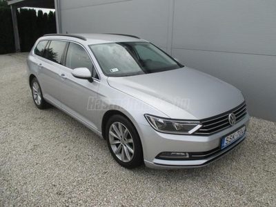 VOLKSWAGEN PASSAT VIII Variant 2.0 TDI BMT SCR Comfortline DSG7 Szervizkönyv - Digitklíma - NAVI