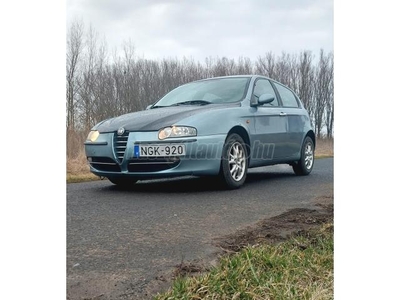 ALFA ROMEO 147 1.6 T. Spark Distinctive