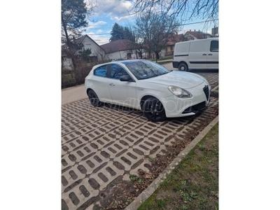 ALFA ROMEO GIULIETTA 1.6 JTDM-2 Distinctive