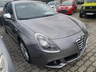 ALFA ROMEO GIULIETTA 2.0 JTDM-2 Distinctive dupla digit klíma. vonóhorog. DNA. tempomat. 2 kulcs. szervizelt