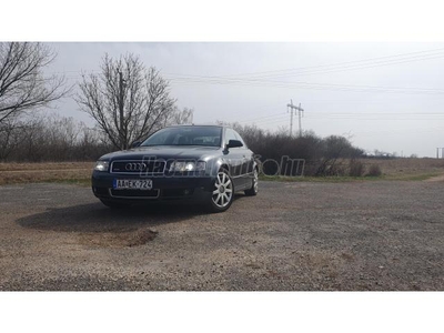 AUDI A4 1.8 T quattro