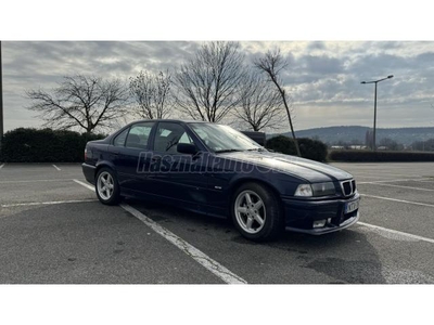 BMW 323i