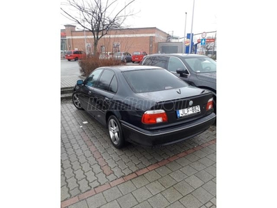 BMW 523i