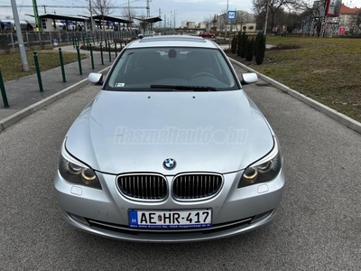 BMW 525d Touring Végig vezetett szervizkönyves Panorámatető. Navi LCI facelift