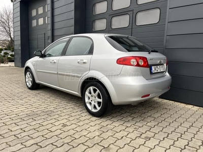 CHEVROLET LACETTI 1.4 16V Elite SZERVIZELT / MAGYARORSZÁG-i / '15 KÖNNYŰFÉM FELNI