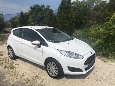 FORD FIESTA 1.25 Titanium Technology Végig vezetett szervízkönyv